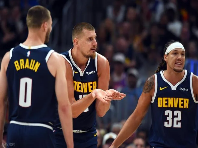 网红参加女足英联杯抽签发表反热刺言论，英女超联盟被迫道歉